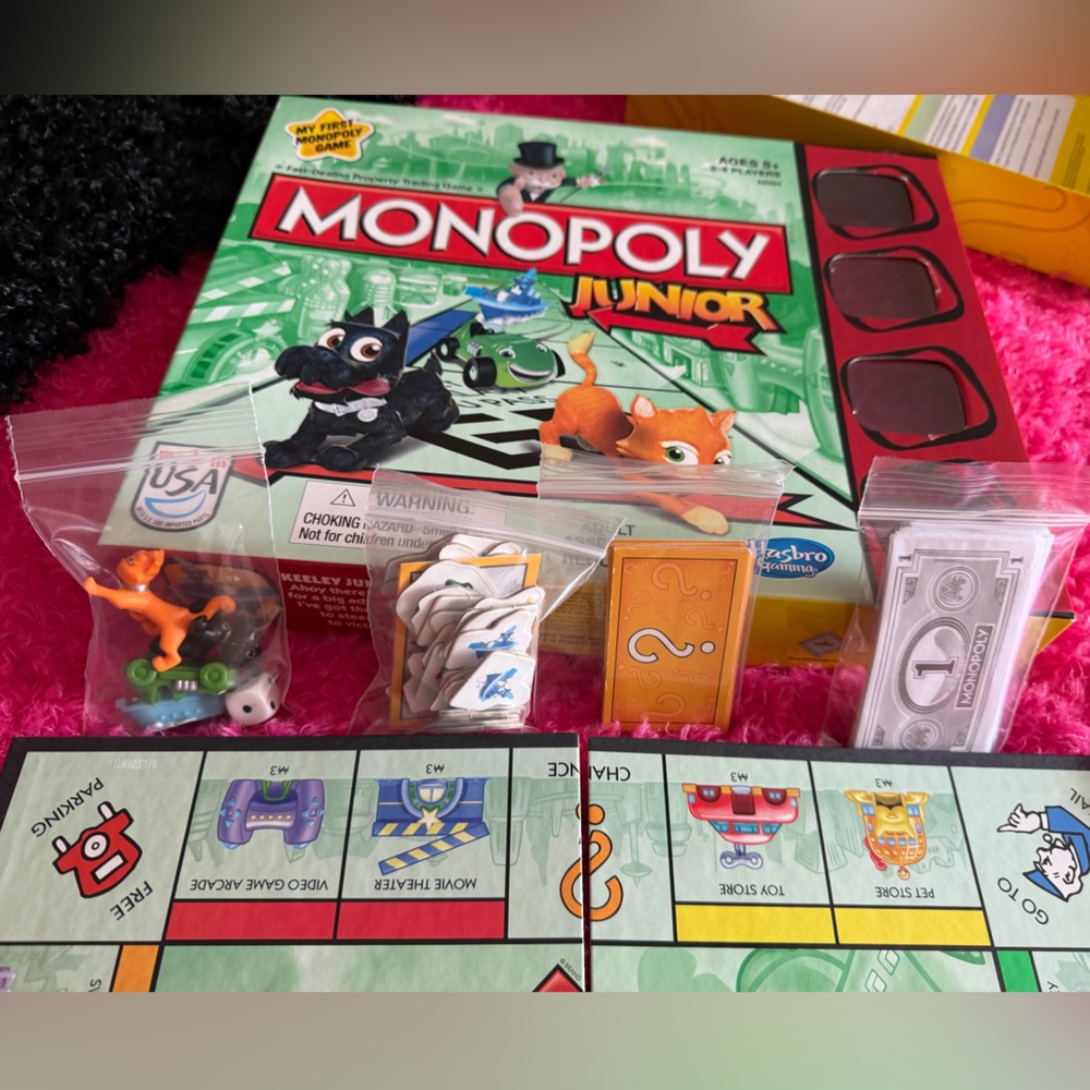 Monopoly Junior Board Game - Picture 3 of 3